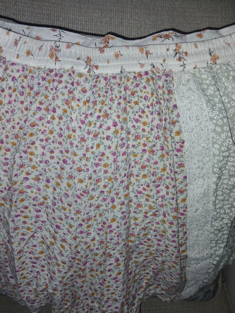 White Floral Elastic-Waist Circle Skirt with Pink and Yellow Blooms